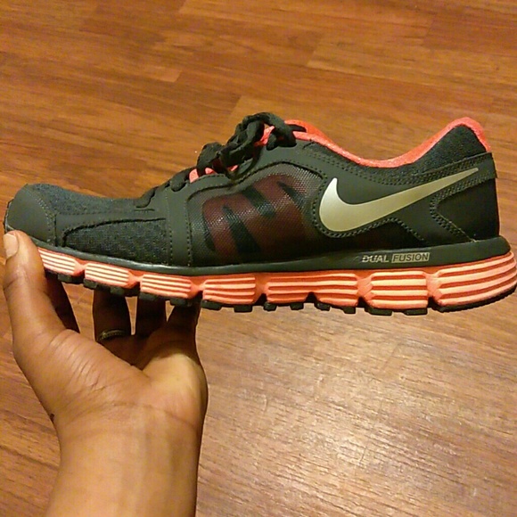 Nikes - Picture 3 of 7